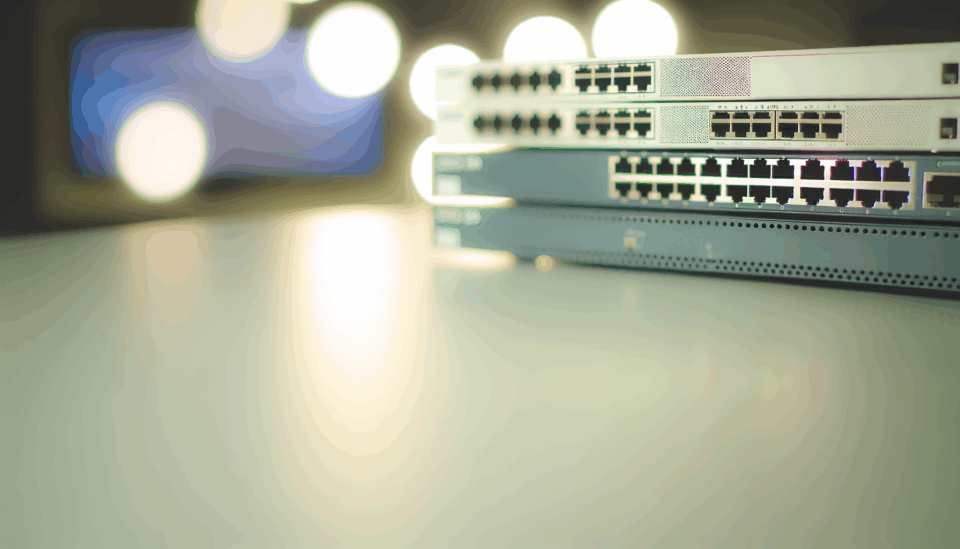 Cisco urge a actualizar IOS y IOS XE para corregir vulnerabilidades críticas en routers y switches